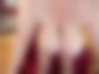 Live cam show with KellyPerfect - Tittyfuck on StripNow