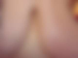 Live cam show with KellyPerfect - Spy on StripNow