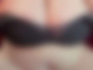 Live cam show with KellyPerfect - Smoke on SquirtSoMuch