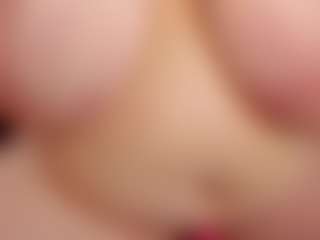 Live cam show with KellyPerfect - Butt Plug on livesuperchat.net