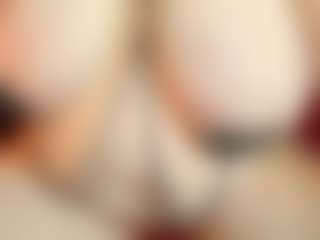 Live cam show with KellyPerfect - Spy on xplaylive.com