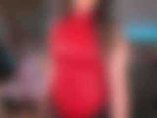 Live cam show with KylieMellow - Heels on milfzrlive.com