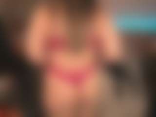 Live cam show with KylieMellow - Strapon on Camming Site