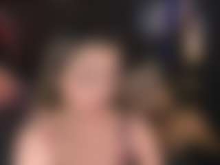 Live cam show with KylieMellow - Femdom on Milfs Live
