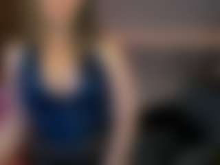 Live cam show with KylieMellow - Strapon on liverealitysex.com