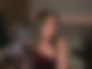 Live cam show with KylieMellow - Strapon on x69.live