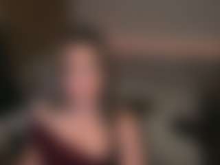 Live cam show with KylieMellow - Cuckold on MyBangCams