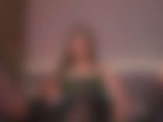 Live cam show with KylieMellow - Findomme on Mixed Magazine Live