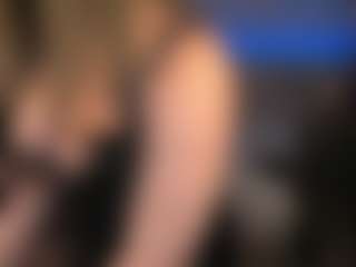 Live cam show with KylieMellow - Findomme on Camsoda