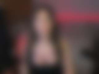 Live cam show with KylieMellow - Submissive on SquirtSoMuch