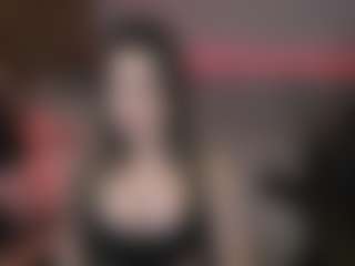 Live cam show with KylieMellow - Submissive on Dare Cams