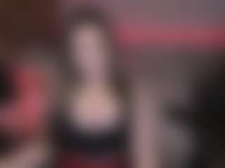 Live cam show with KylieMellow - Submissive on x69.live