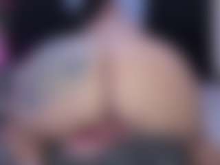 MelanyShayk's Live Sex Cam Show