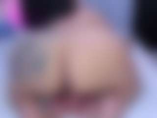 MelanyShayk's Live Sex Cam Show