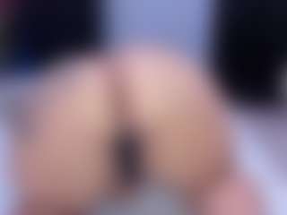 MelanyShayk's Live Sex Cam Show