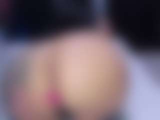 MelanyShayk's Live Sex Cam Show