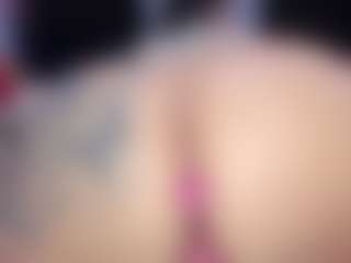 MelanyShayk's Live Sex Cam Show