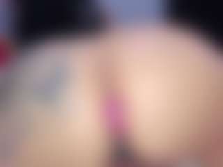 MelanyShayk's Live Sex Cam Show