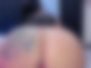 MelanyShayk's Live Sex Cam Show