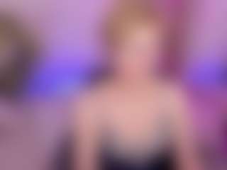 ParisCherry MILF webcam performer live streaming
