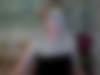 ParisCherry MILF webcam performer live streaming