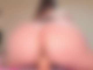 Live cam show with Rachel-milfy - Bedroom on xxxlivecams.org