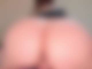 Live cam show with Rachel-milfy - Bedroom on Camsoda