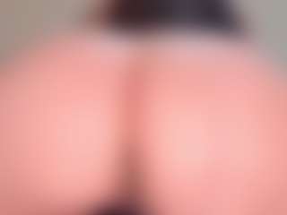 Live cam show with Rachel-milfy - Fingering on Soda Cam