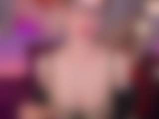Live cam show with RubyTwinkle - Teasing on SinfulBabes