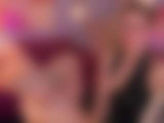 Live cam show with RubyTwinkle - Teasing on Milfs Live