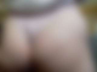 Live cam show with Gretta-mrr - Living Room on 1on1-livenow