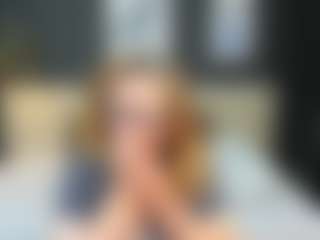 Live cam show with LeaPure - Green Eyes on studioflirtlive.com