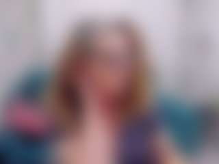 Live cam show with LeaPure - Upskirt on SquirtSoMuch
