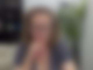 Live cam show with LeaPure - Middle Aged on SpunkLive