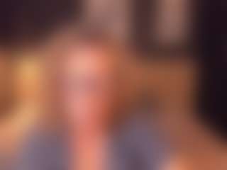 Live cam show with LeaPure - Middle Aged on Camsoda