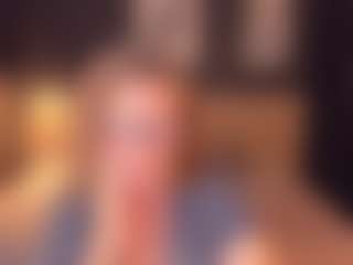 Live cam show with LeaPure - Middle Aged on Camsoda