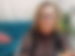 Live cam show with LeaPure - Green Eyes Mature on Camsoda
