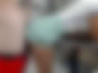 Live-Cam-Show mit panamera-777 - Strip auf Camsoda