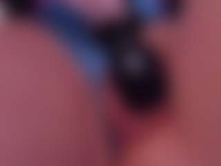 Live cam show with HarleyQuinnn1 - Brown Hair on StripNow