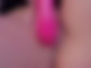Live cam show with HarleyQuinnn1 - Brown Hair MILF on SxyPornLive