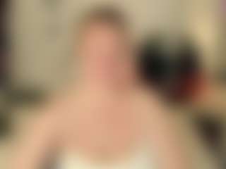 Live cam show with JenniferLight - Blonde Hair Middle Aged on TeamSkeetLive