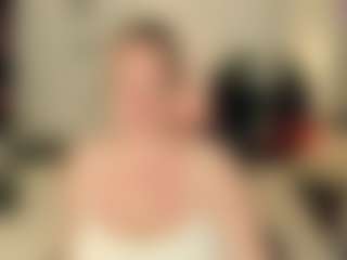 Live cam show with JenniferLight - Body Massage on Pornisteam.com