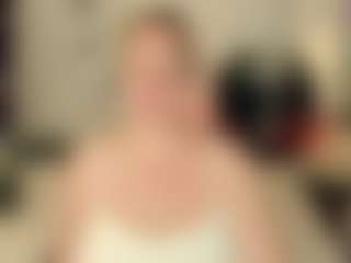 Live cam show with JenniferLight - Blonde Hair MILF on Sweet Sext