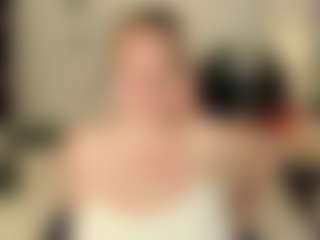 Live cam show with JenniferLight - Bedroom Mature on Cam Slut