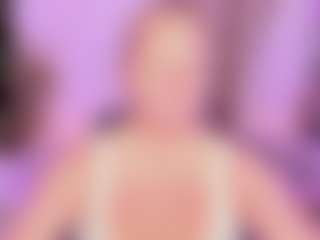 Live cam show with JenniferLight - Shaved on SpunkLive