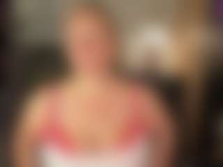 Live cam show with JenniferLight - Sexy on CamwithHer