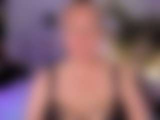 Live cam show with JenniferLight - Body Massage on https://playwithruby.com
