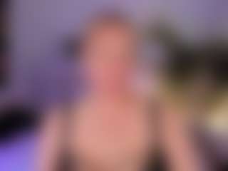 Live cam show with JenniferLight - Green Eyes on Mixed Magazine Live