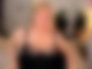 Live cam show with JenniferLight - Bedroom Mature on SpankPalCams