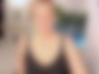 Live cam show with JenniferLight - Lush MILF on CamwithHer